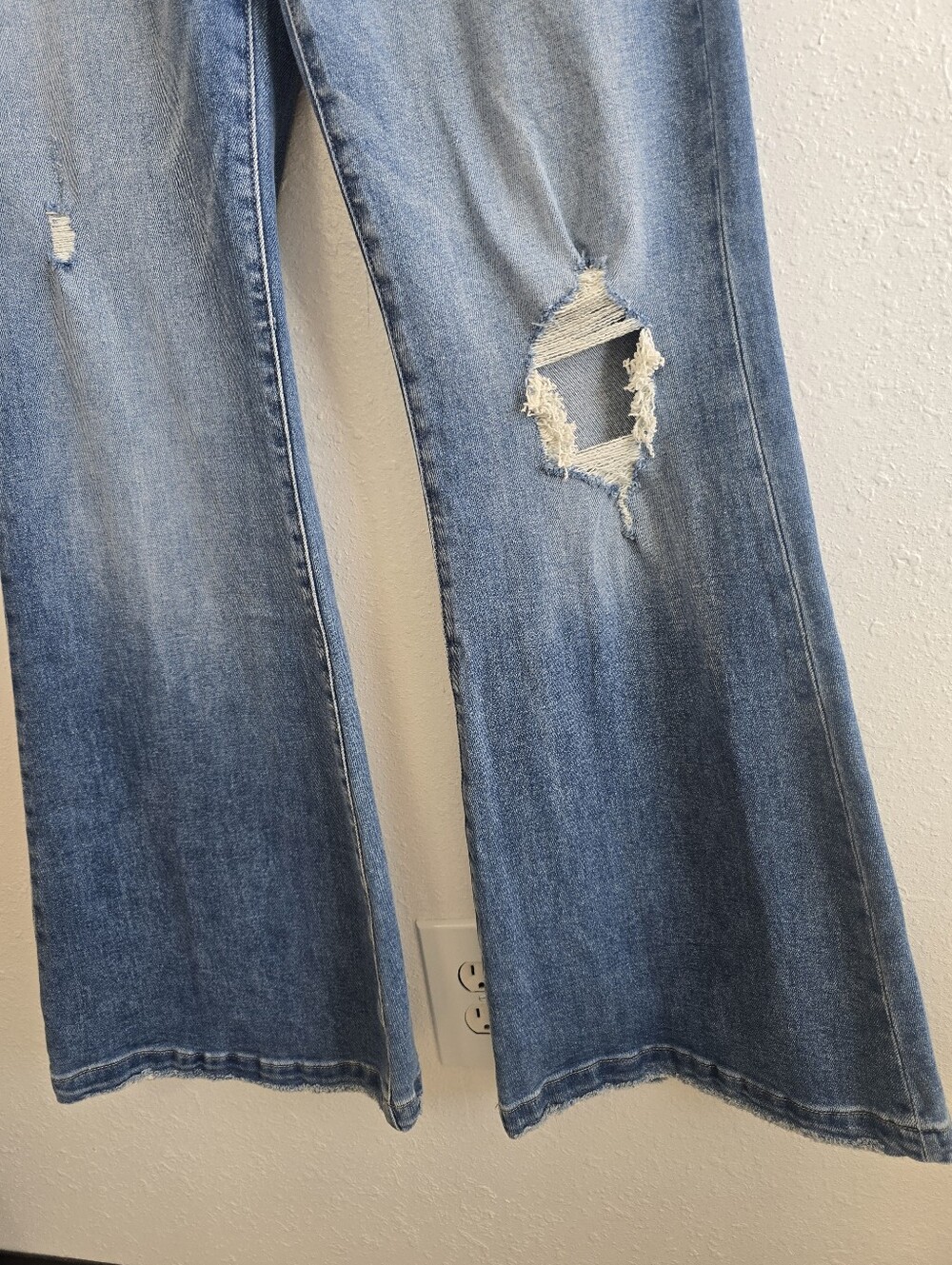 Petra 153 NWT DISTRESSED SUPER HIGH RISE 70'S INSPIRED FLARE JEANS Sz 9 28 - Picture 7 of 10